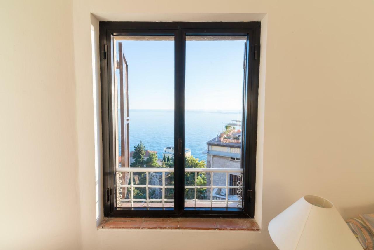 Appartamento Nella Torre Grimaldi  Buitenkant foto