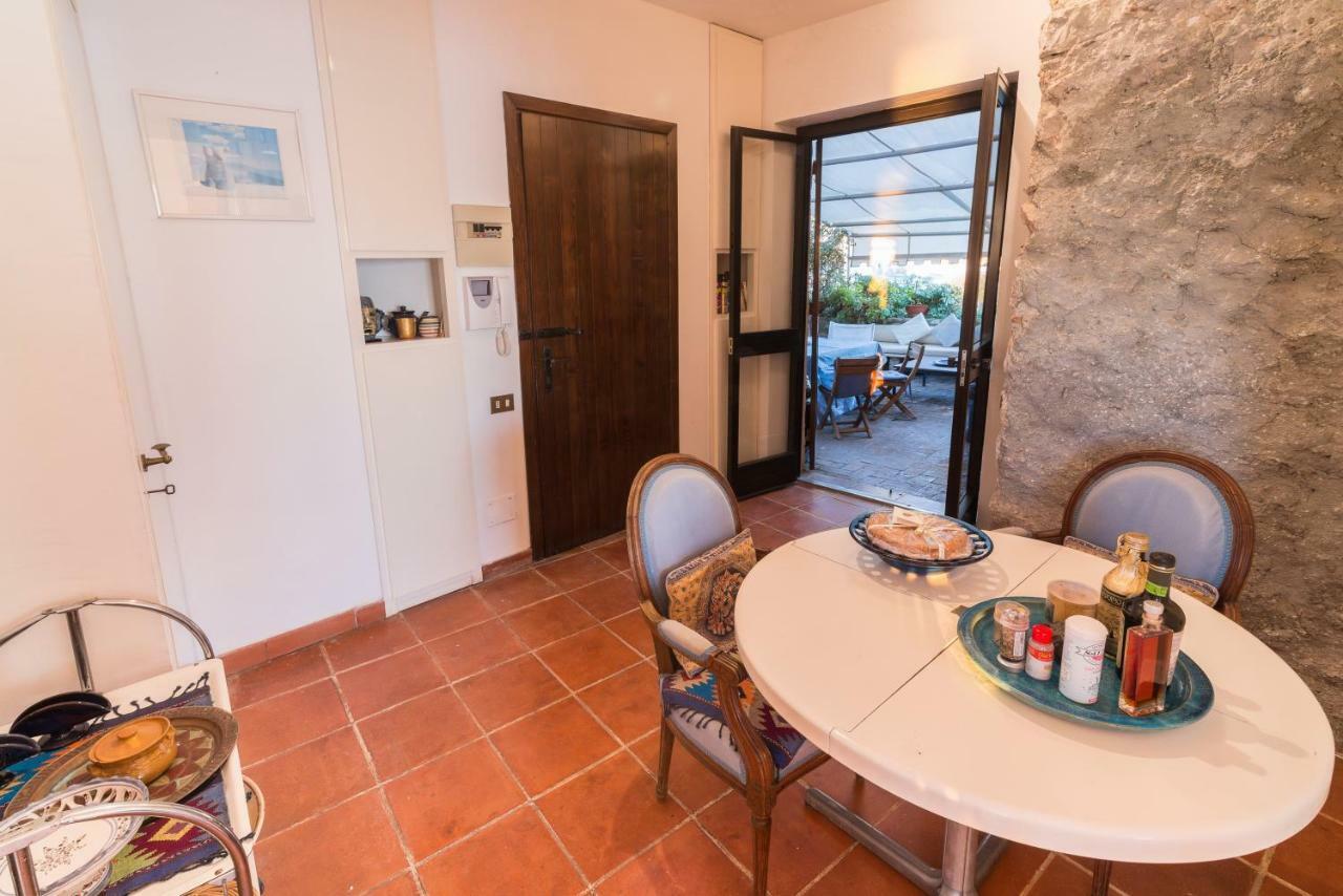 Appartamento Nella Torre Grimaldi  Buitenkant foto